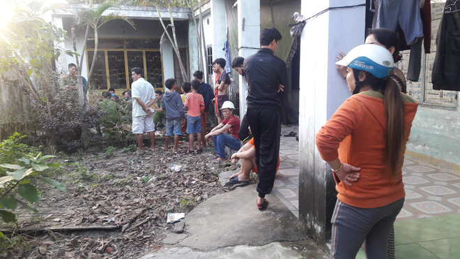 hoang hon phat hien nam thanh nien chet trong tu the treo co boc mui trong nha tro