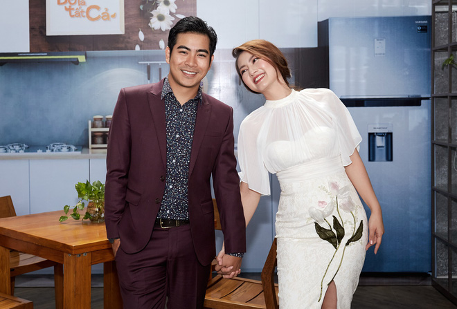 vo chong ngoc lan gay chu y voi hinh anh nhi nho truoc dam dong