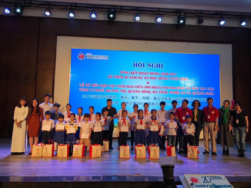 zhi shan foundation ho tro hon 16 ty cho tre em 6 tinh mien trung viet nam trong nam 2018
