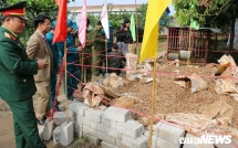 video hai hung tai xe o to nem luu dan xuong giua duong pho dong duc o nga