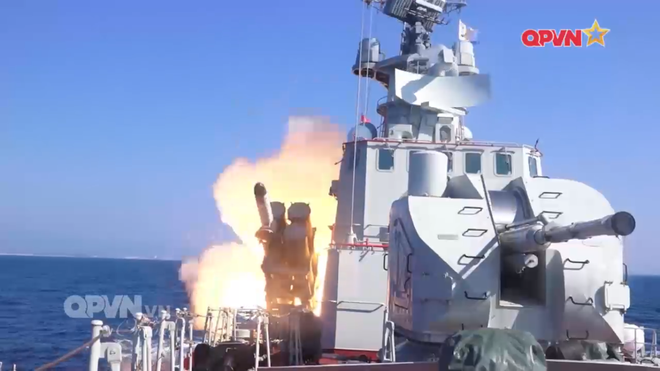 day la cau hinh 4 tau ten lua molniya tiep theo cua hqvn bay soi bien tang hinh