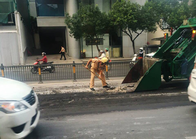 hinh anh dep csgt sai gon don dep bun dat roi vai tai cua ngo san bay tan son nhat