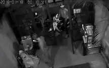 clip nhom thanh nien nua dem dot nhap nha dan o sai gon lay 3 chiec xe may chi trong 1 gio dong ho