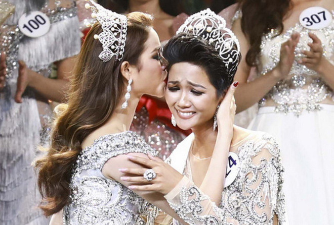 ke tu khi dang quang tu hoa hau hhen nie cho den 2 a hau hoan vu cu mai miet dung lai do cu