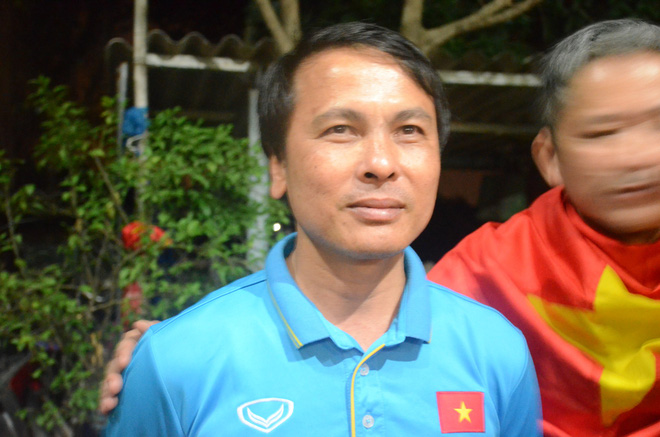 bo cau thu quang hai rat muon sang trung quoc xem con da nhung vi vuong mac lam thu tuc visa nen kha nang khong di duoc