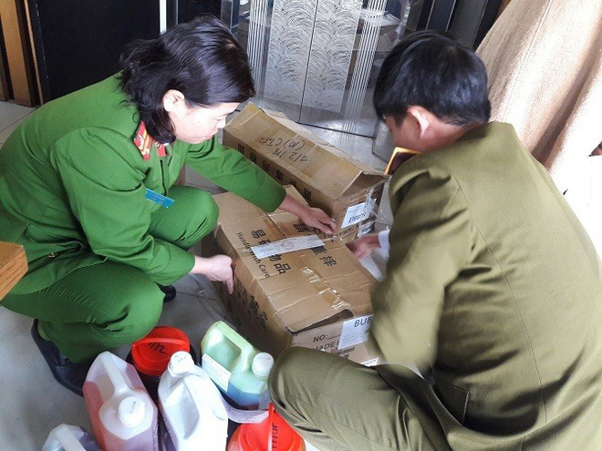 ha noi phat hien cua hang tra sua ding tea su dung tran chau khong ro nguon goc