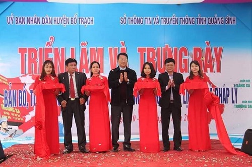 quang binh trien lam ban do va trung bay tu lieu ve hoang sa truong sa