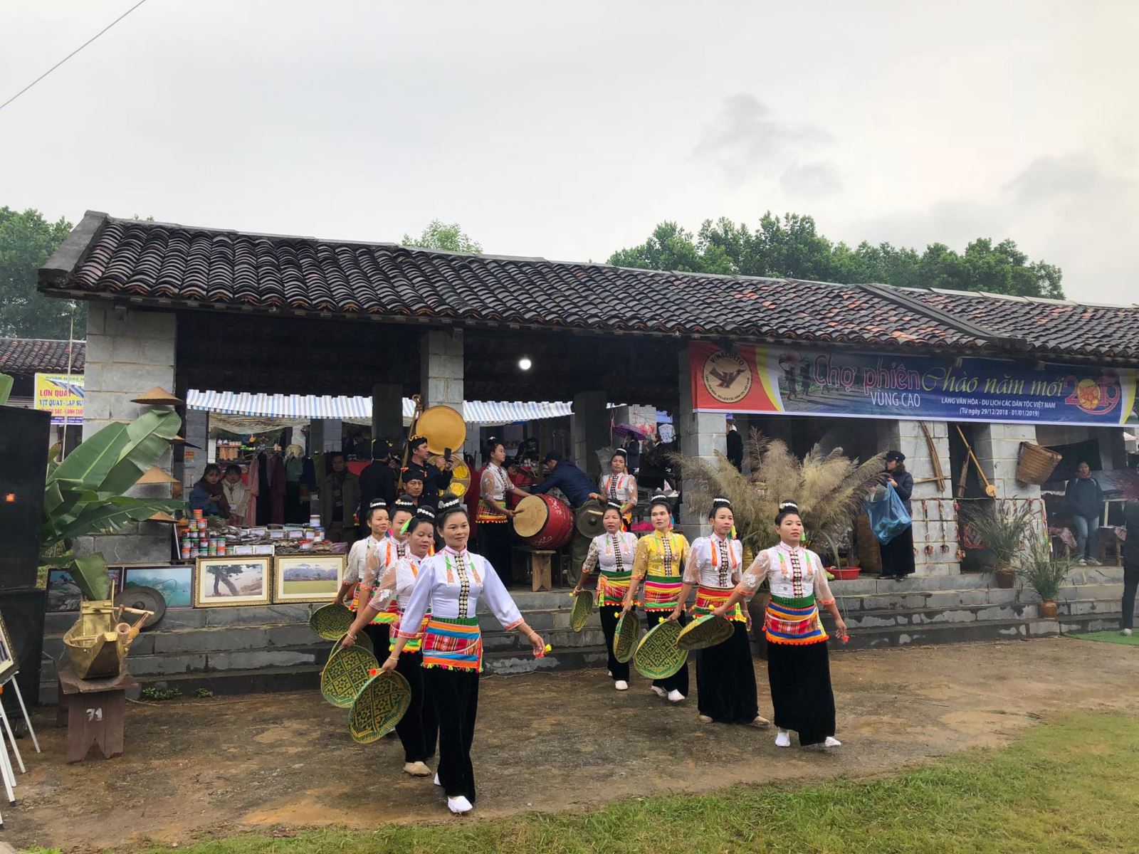 soi noi chuoi hoat dong xuan sum hop tai lang van hoa mua le hoi