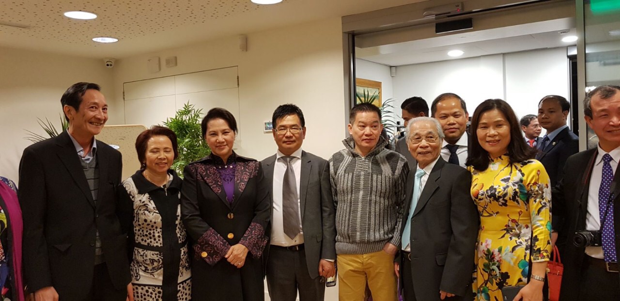 nguoi con dat viet tai xu so hoa tulip