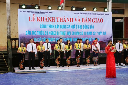quang binh ban giao 37 ngoi nha cho 37 ho ngheo dong bao dan toc thieu so