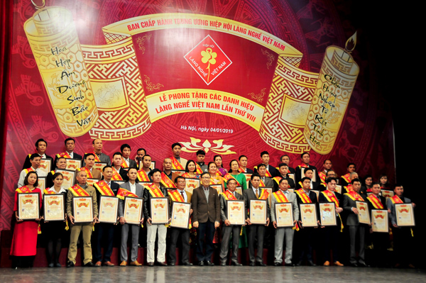 vinh danh cac nghe nhan co dong gop cho lang nghe truyen thong viet nam