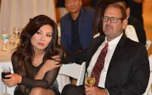 cai ket vien man cho tinh yeu dep giua chang trai khong tay va co gai cao 11 met