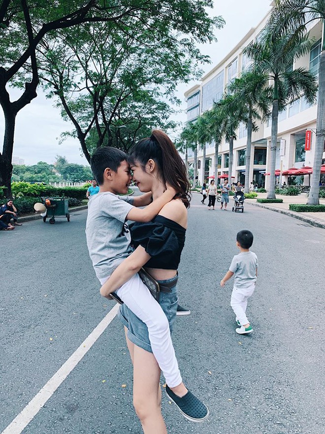 cuoc song cua thuy anh sau khi bo nghe nguoi mau lam vo dang khoi