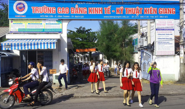danh tinh ngoi truong co 22 nguoi rot xuong deo hai van tat ca la sinh vien du lich 1 nguoi da tu vong