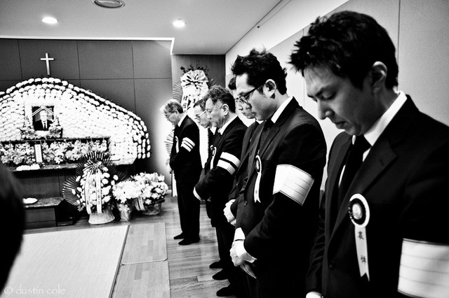 bi mat dang sau hien tuong thanh nien han quoc san sang tu tu vi diem thap thua kem ban be ve cong viec nha cua