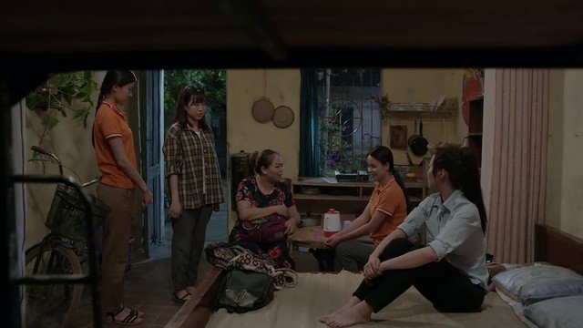 dien vien thu trang canh quay bi cuong buc khien toi e am met moi ca tuan
