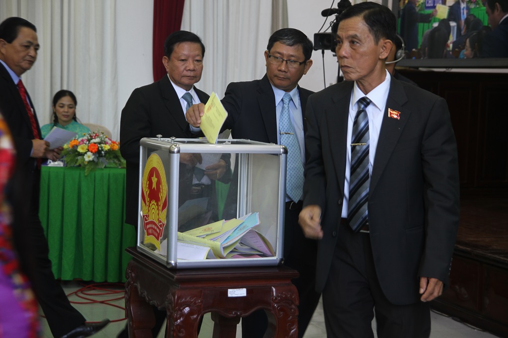 can tho lay phieu tin nhiem hang loat cac chuc danh lanh dao quan ly