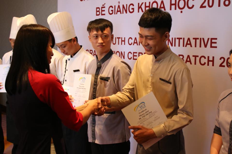 reach trao co hoi phat trien cho thanh nien ngheo