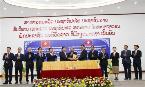 cong bo tac pham ho chi minh toan tap cuon 5 7 8 tu tieng viet sang tieng lao