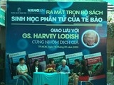 tien si tre nguoi viet la nha sang che tien phong cua vien y hoc quoc gia my