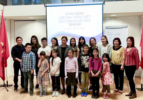 no luc cho lop hoc tieng viet tai ha lan