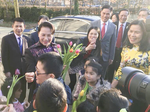 no luc cho lop hoc tieng viet tai ha lan