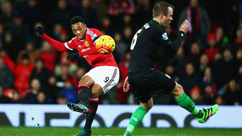 hang cong toa sang mu phuc han thanh cong truoc stoke city