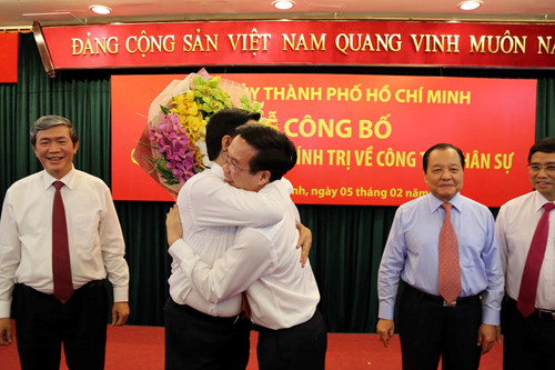 ong dinh la thang lam bi thu thanh uy tphcm ong vo van thuong lam truong ban tuyen giao tu