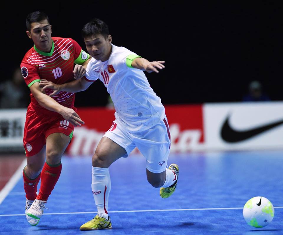 vui dap tajikistan 8 1 dt futsal viet nam vao tu ket