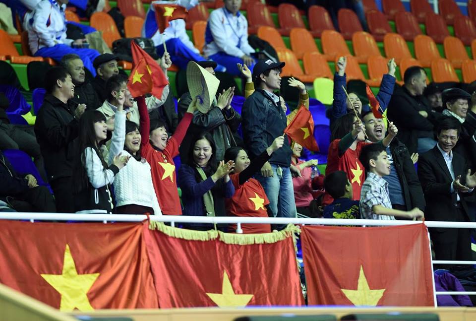 vui dap tajikistan 8 1 dt futsal viet nam vao tu ket