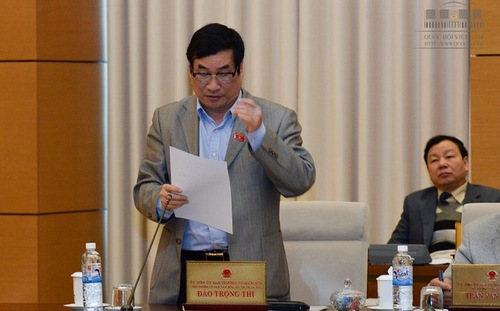 nguoi dung dau co quan bao khong buoc phai co ly luan chinh tri cao cap