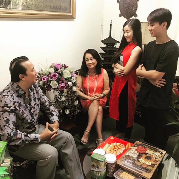 hinh anh gay chu y cua hoai lam va nguoi yeu sau khi cong khai tinh cam