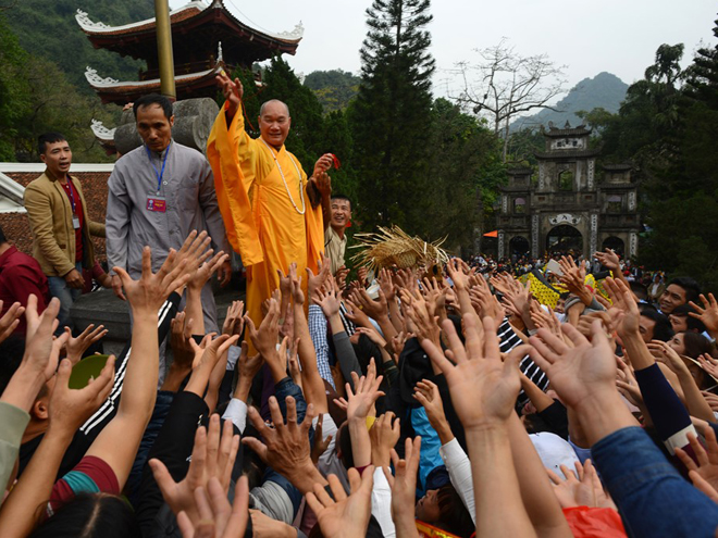 ha noi chan chinh bat cap tai cac le hoi