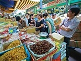 dan huyen ngheo duoc vay 100 von di xuat khau lao dong