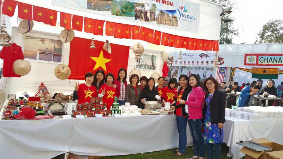 pho nem ran viet nam hap dan du khach tai hoi cho tu thien quoc te an do