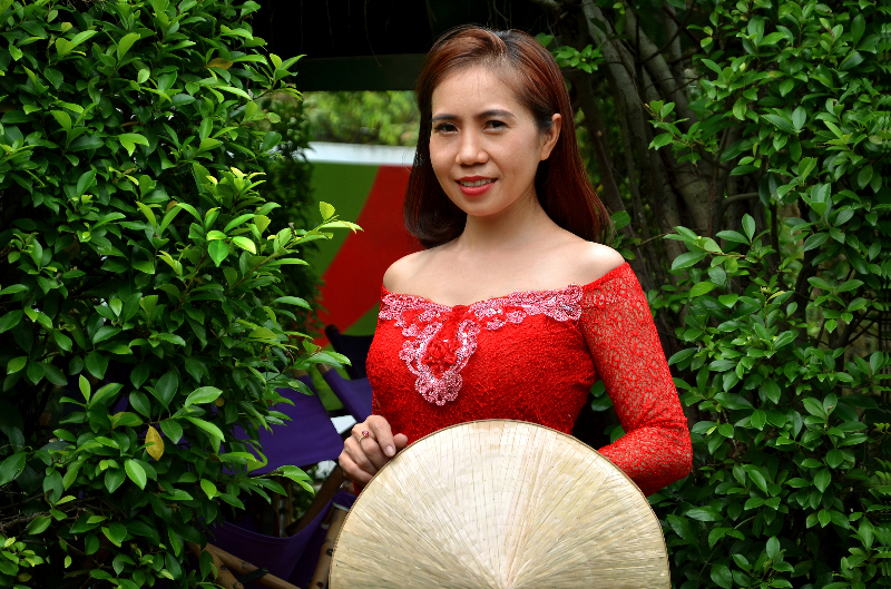 dong phuc minh khoi net dep van hoa viet ngoi sang noi tung duong kim soi chi