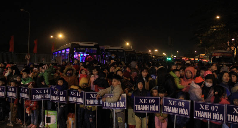 a m a p tau xe nghia tinh dua hang ngan cong nhan ve que don tet ma u tua t 2018