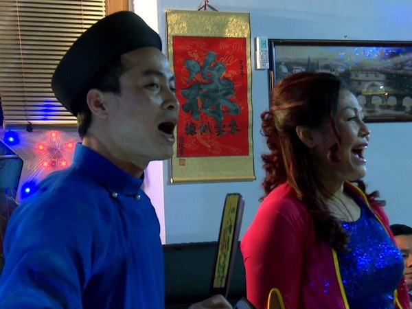 khoi day tinh yeu doi voi cheo cua nguoi viet nam tai sec