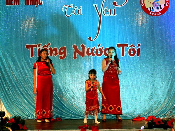khoi day tinh yeu doi voi cheo cua nguoi viet nam tai sec