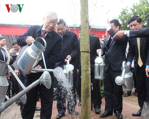 tong bi thu nguyen phu trong chuc tet dang bo chinh quyen nhan dan tinh hung yen