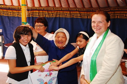 nga mong muon viet nam tham gia cac du an vi hoa binh