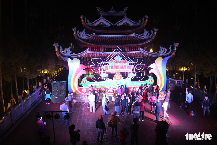 xuyen dem tray hoi va muu sinh o chua huong