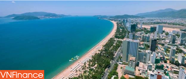 bat dong san nha trang van dang cho mot cong trinh bieu tuong