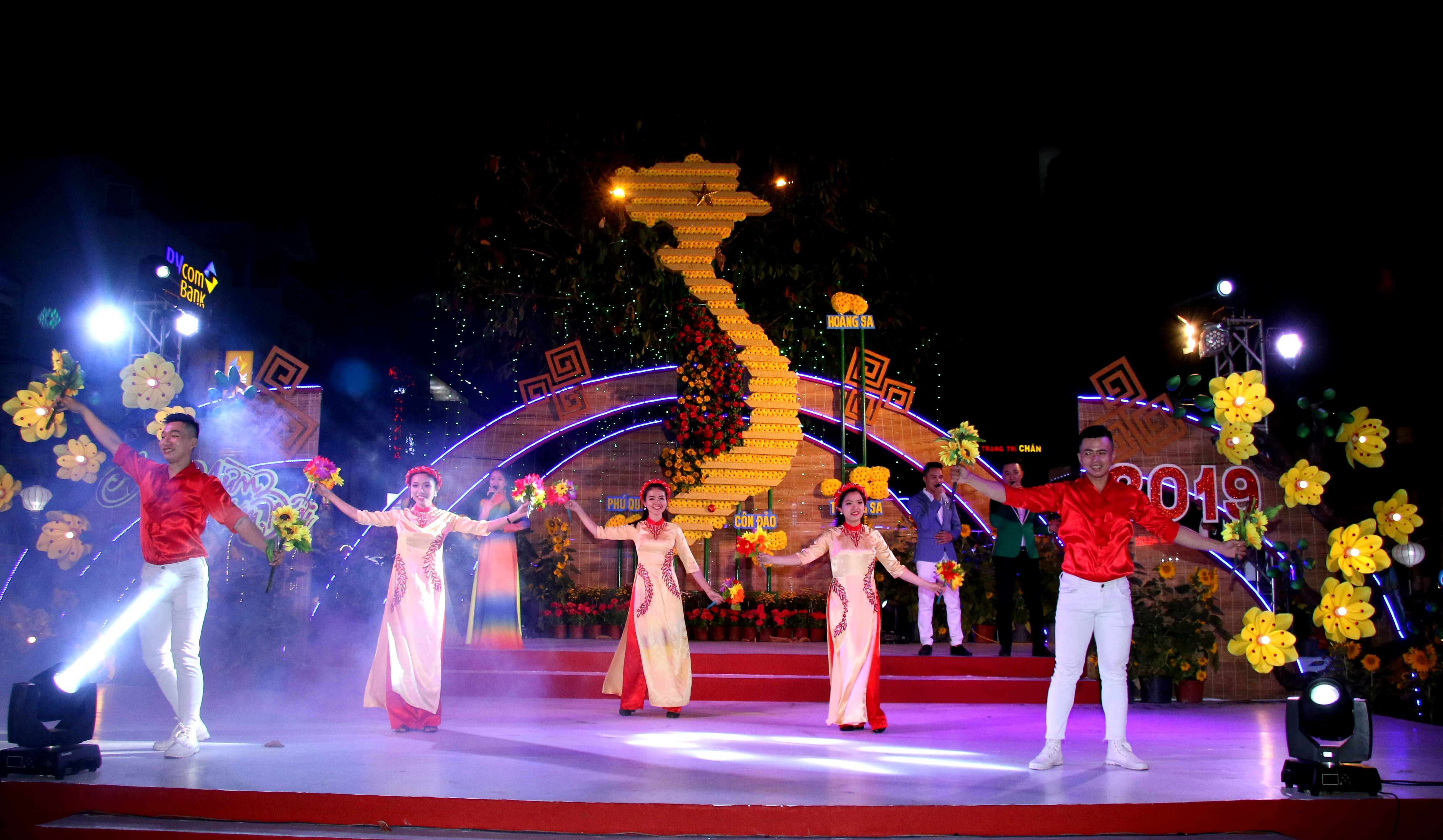 ngam duong hoa nghe thuat dep lung linh tren dat tay do