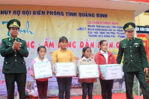 quang binh xuan bien phong am long dan bien gioi