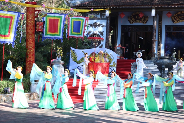 co do hue le hoi den huyen tran tri an nguoi co cong voi dat nuoc