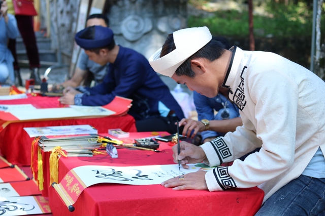 co do hue le hoi den huyen tran tri an nguoi co cong voi dat nuoc