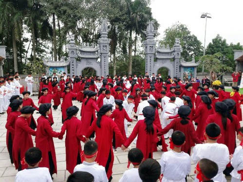 truong thcs phuong lau tham gia bao ton phat huy hat xoan phu tho