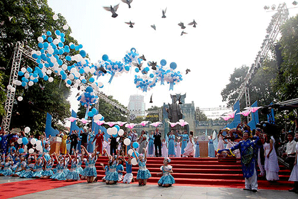 thuong dinh my trieu dua pho ha noi ca phe trung len bao quoc te
