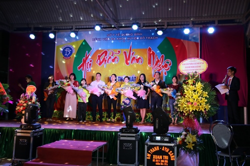 benh vien da khoa huyen bo trach to chuc hoi dien van nghe nhan ngay thay thuoc viet nam